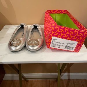 Tory Burch metallic silver leather RIVA size 8.5